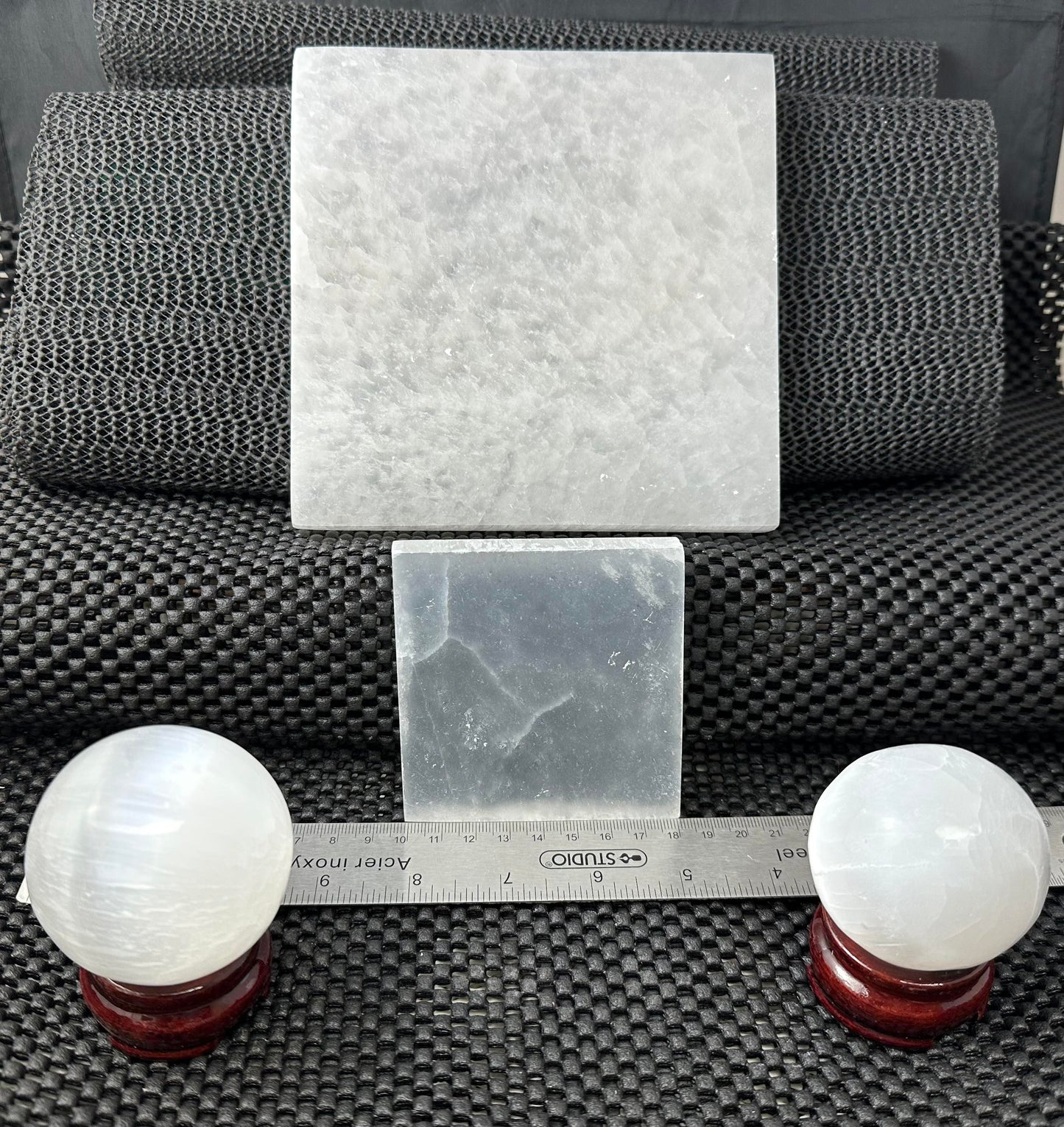 Selenite Charge Plate, 14cm, Circle, Plain RETAIL