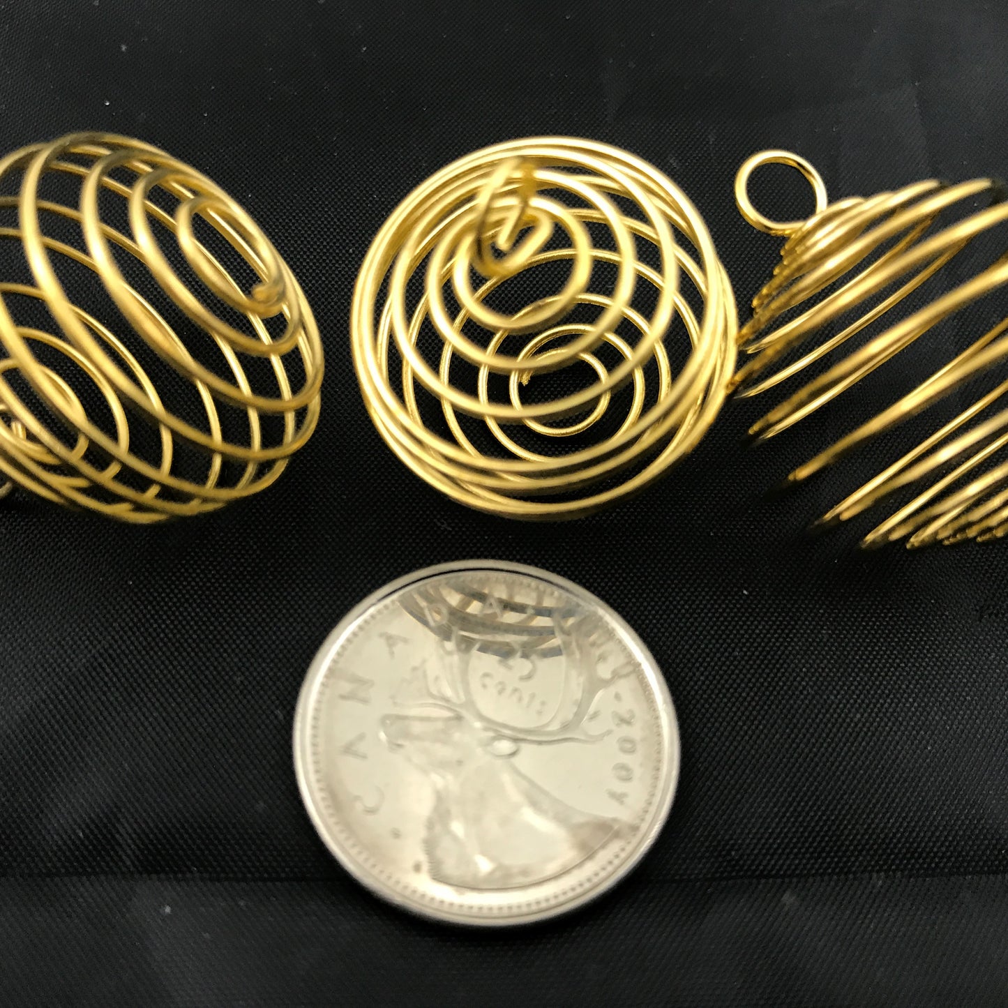 Small Gold Plated Wire Coil Cage 25 mm x 20mm, 20pk