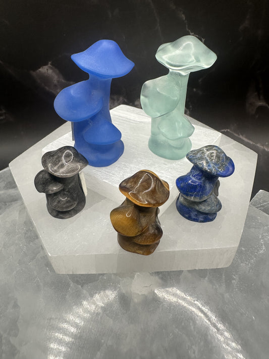 Figurine, Mushroom, Triple, Small Various Stones